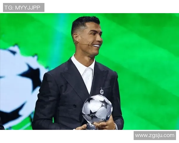 球迷疯狂冲入赛场抢夺C罗球衣引发热议的欧冠奇观